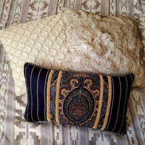 Throw Pillows